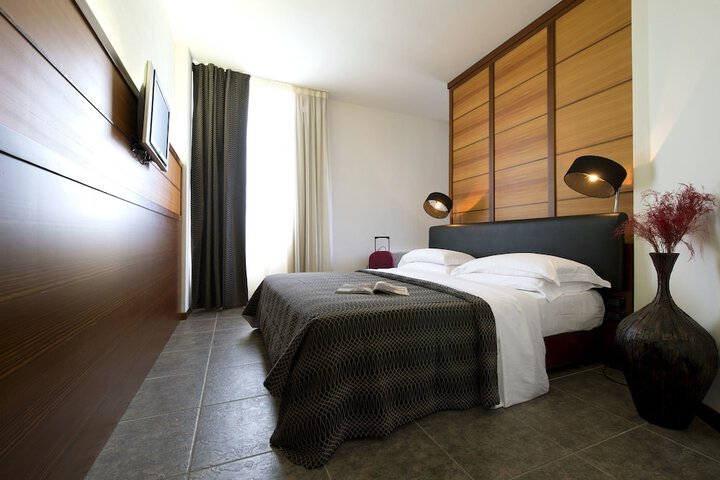 Room 4 of 47