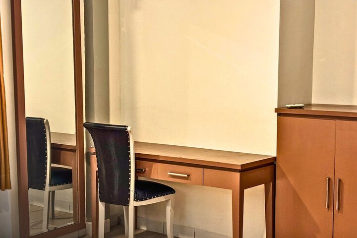 Room 8 of 70
