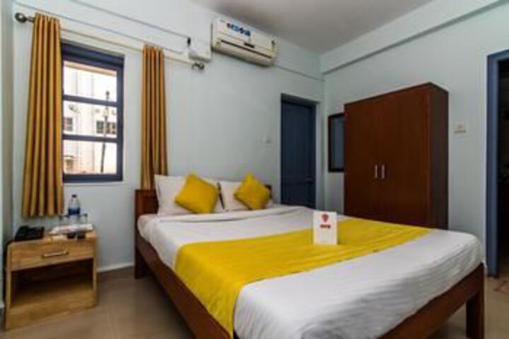 Room 7 of 18