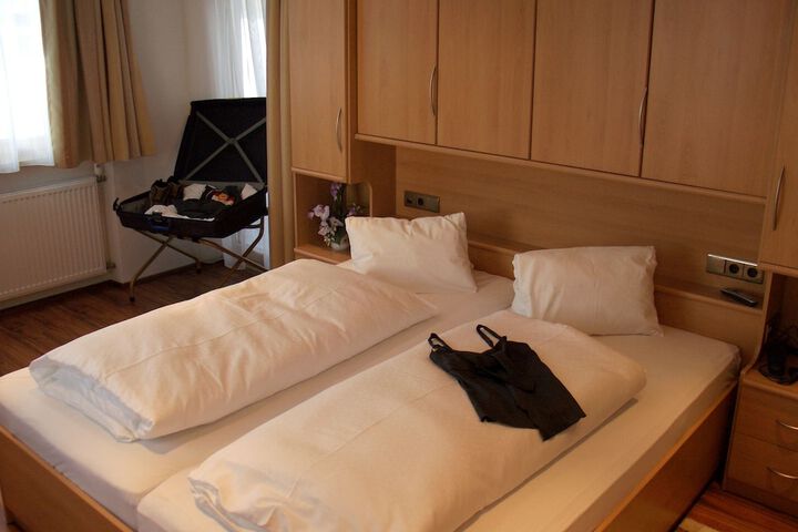 Room 3 of 29