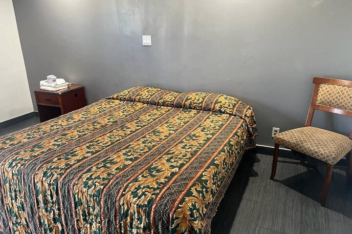 Room 2 of 16