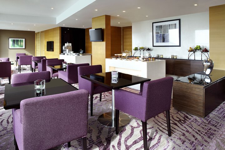 Lounge 62 of 73