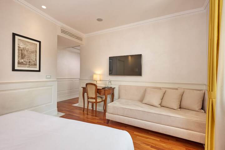 Room 25 of 83
