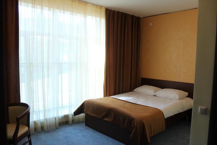Room 17 of 37