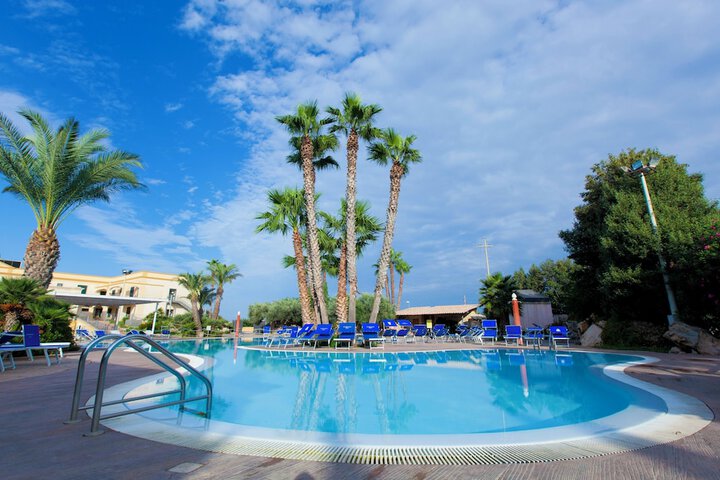 Hotel Pool