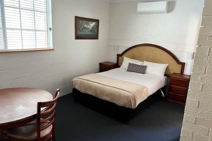 Room 10 of 21