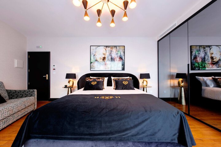 Room 5 of 44