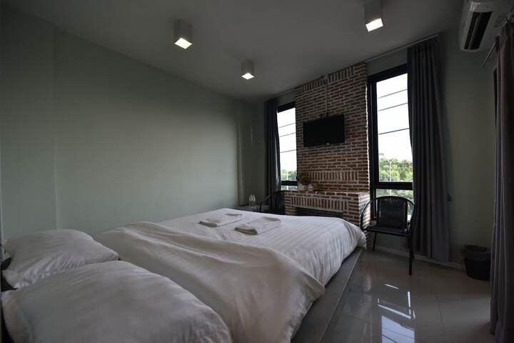 Room 9 of 24