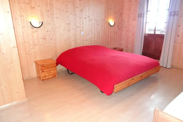 Room 4 of 10