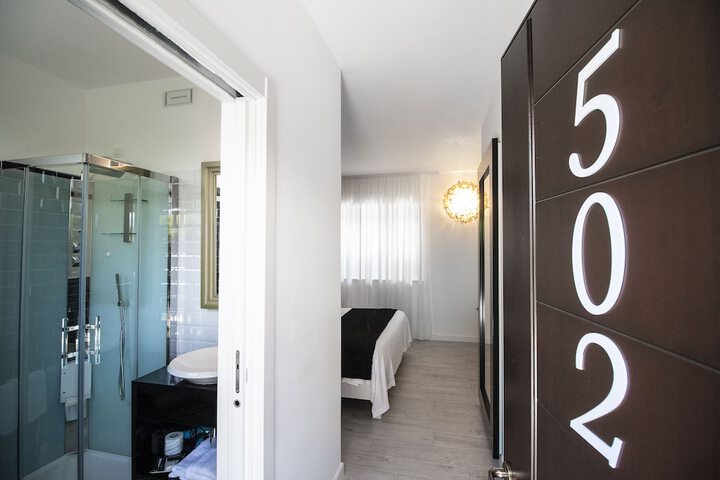 Room 25 of 53