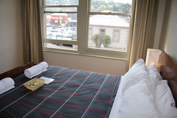 Room 25 of 61