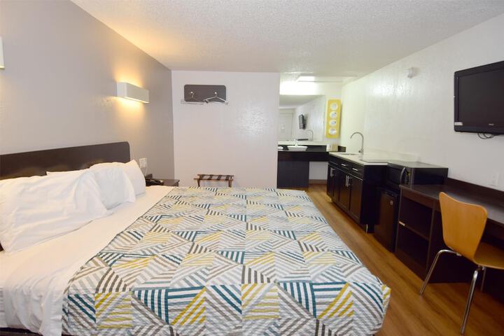 Room 6 of 26