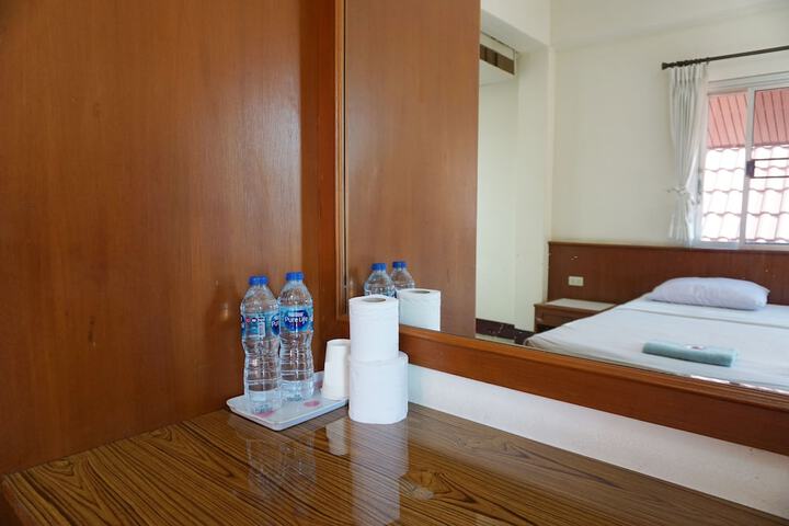 Room 8 of 21