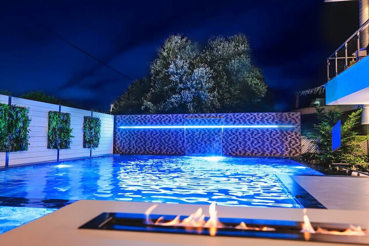 Pool 38 of 46