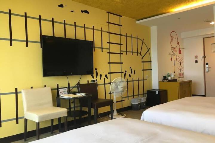 Room 32 of 49