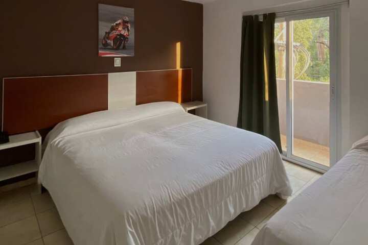Room 4 of 20