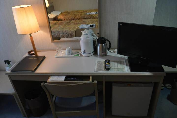 Room 17 of 49
