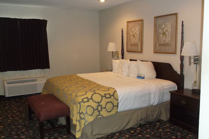 Room 4 of 36