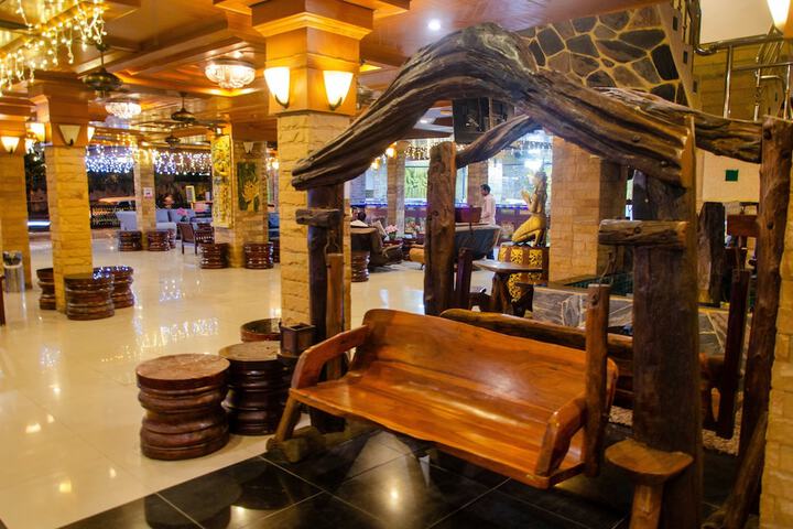 Hotel Interior 4 of 137