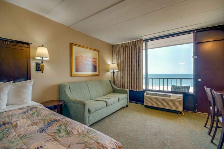 Standard 2 Queen Beds City View No Balcony (18 of 51)