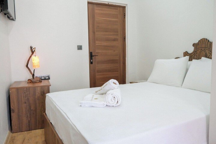 Room 5 of 52