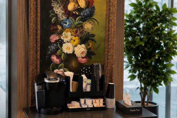 Breakfast/Coffee Service 32 of 40