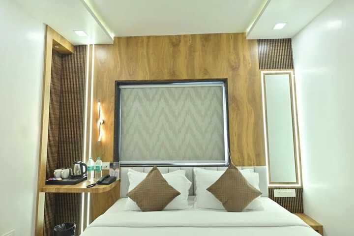 Room 5 of 50