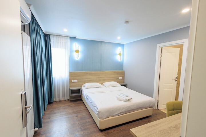 Room 3 of 25