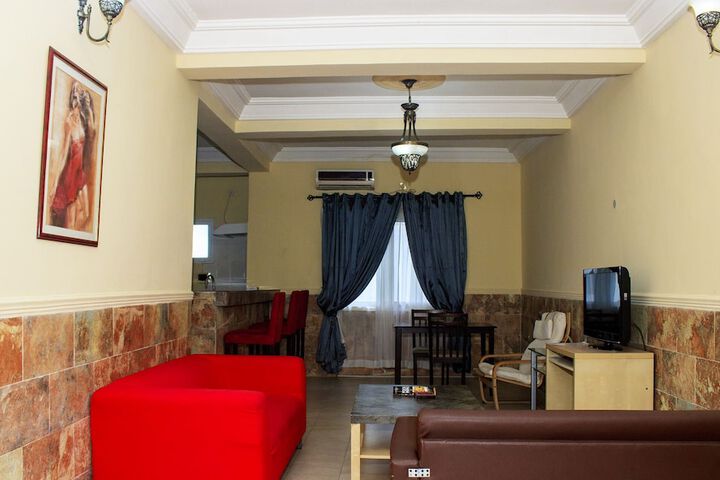 Room 8 of 40