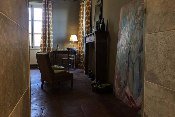 Room 71 of 144