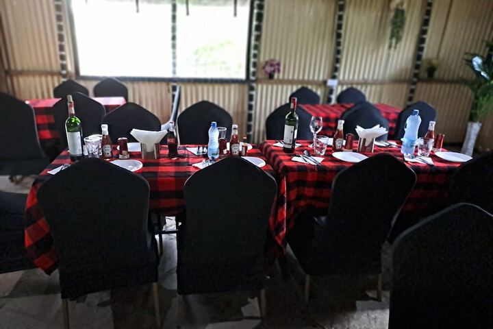 Dining 16 of 28