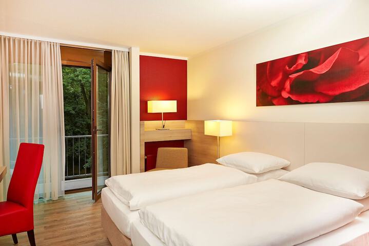 Room 6 of 47
