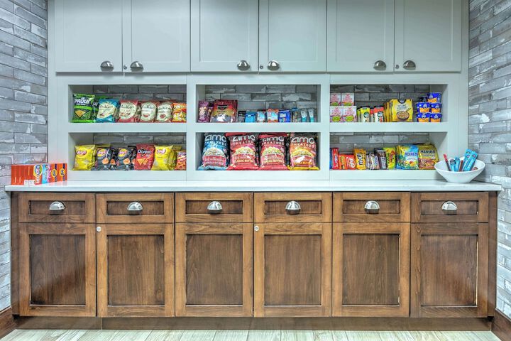 Snack bar