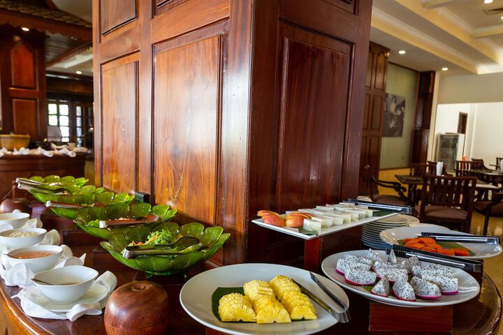 Dining 62 of 90