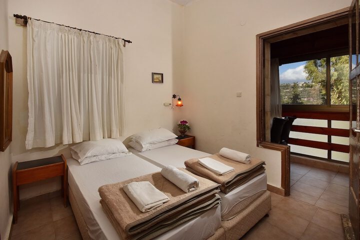 Room 16 of 21