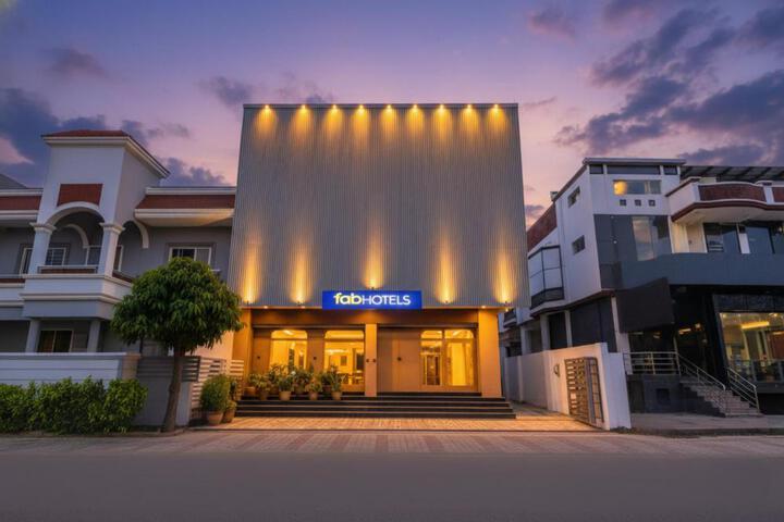 FabHotel Regal Inn Indira Nagar