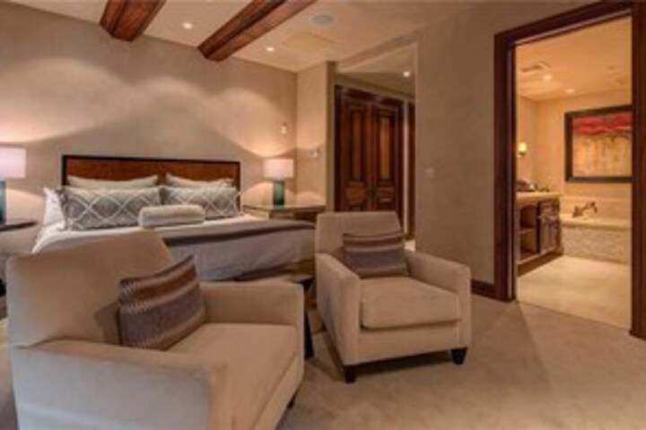 Room 16 of 34
