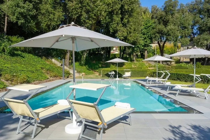 Pool 15 of 27