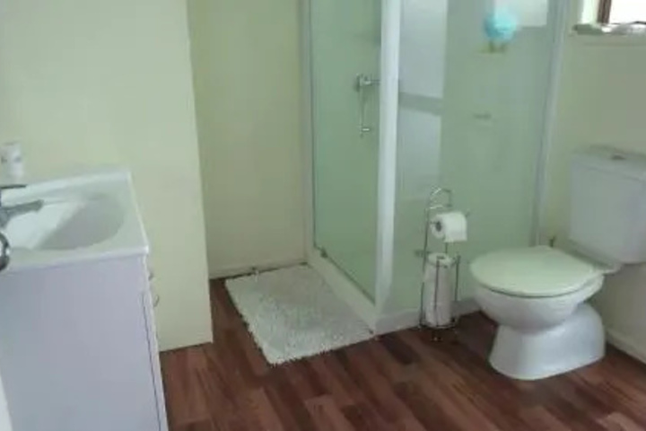 Room 5 of 11