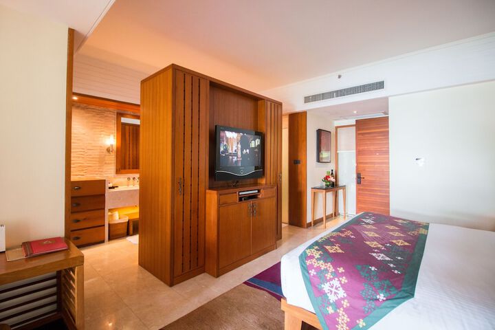 Room 27 of 142