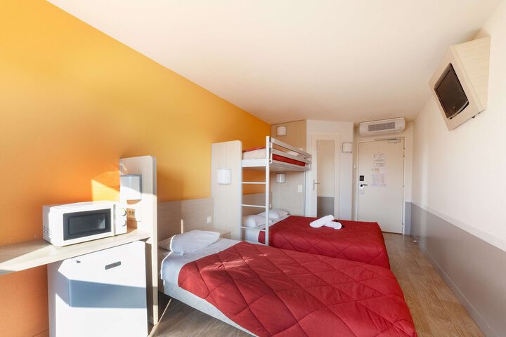 Room 11 of 27