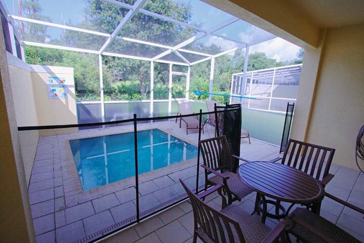 Pool 25 of 47