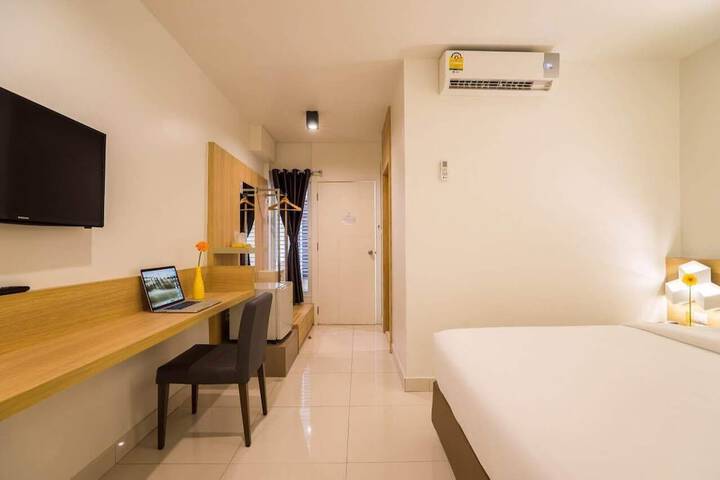 Room 11 of 25