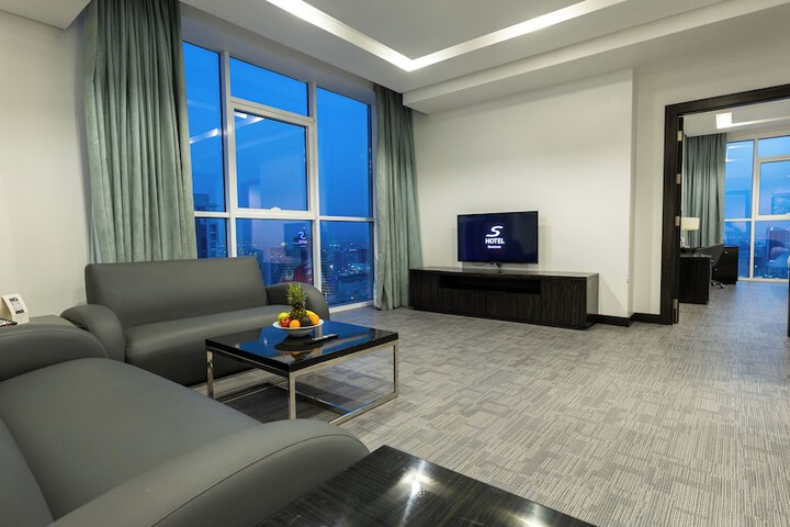 Room 33 of 60