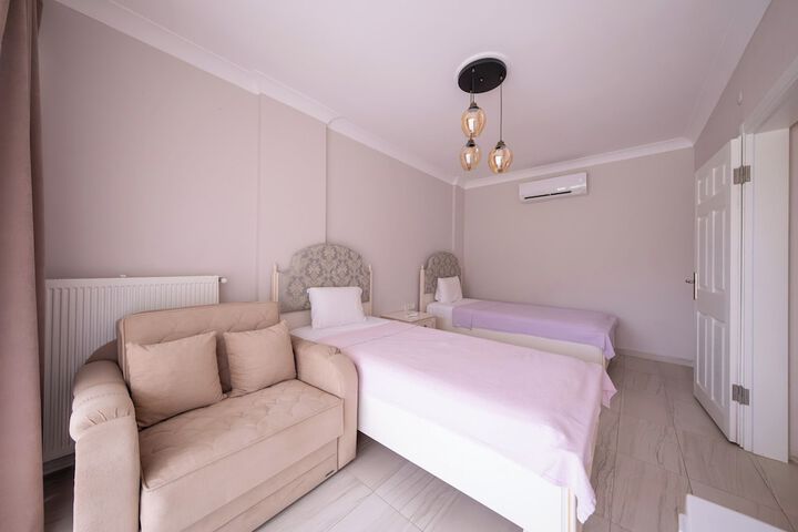 Room 27 of 48