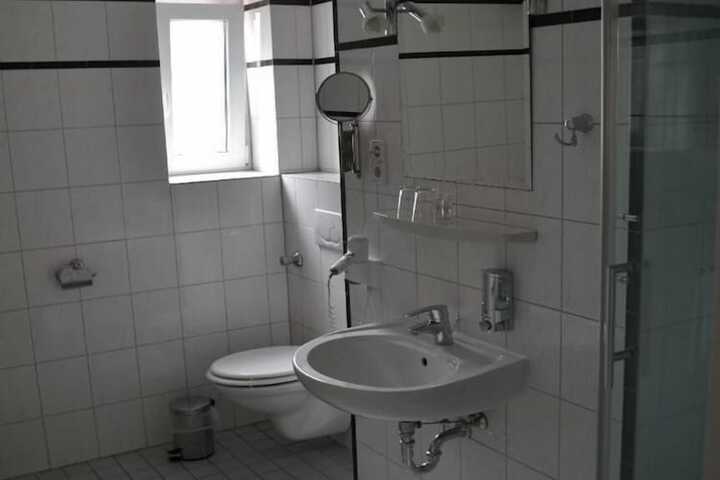 Room 14 of 21