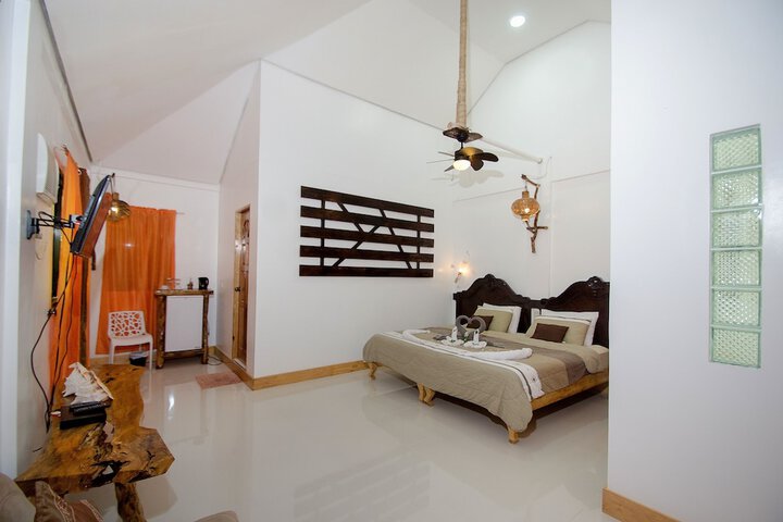 Room 5 of 165