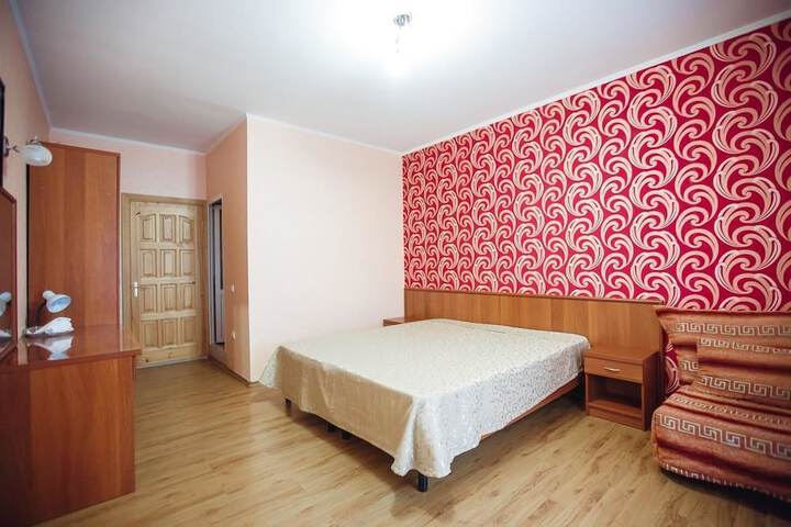 Room 3 of 32