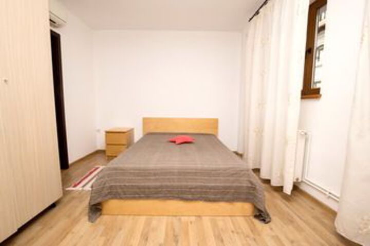Room 15 of 48