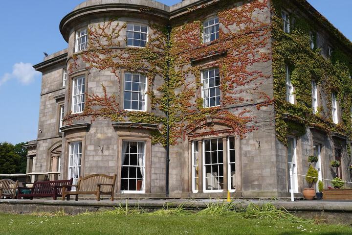 Shaw Hill Golf Resort & Spa Hotel